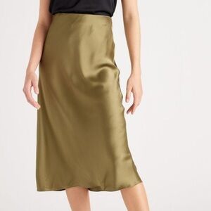 Quince Midi Skirt in Olive size medium